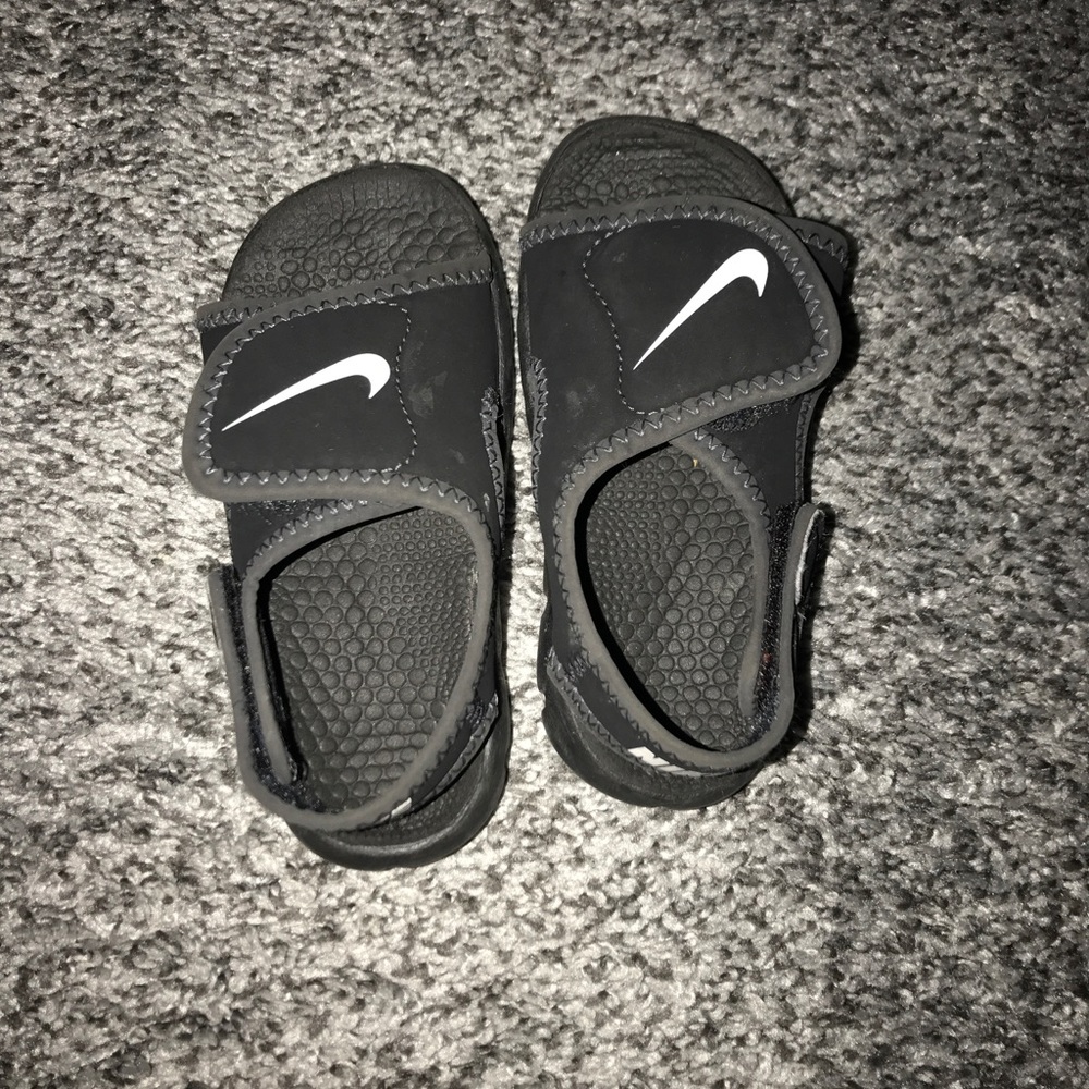 Nike toddler sandals‼️